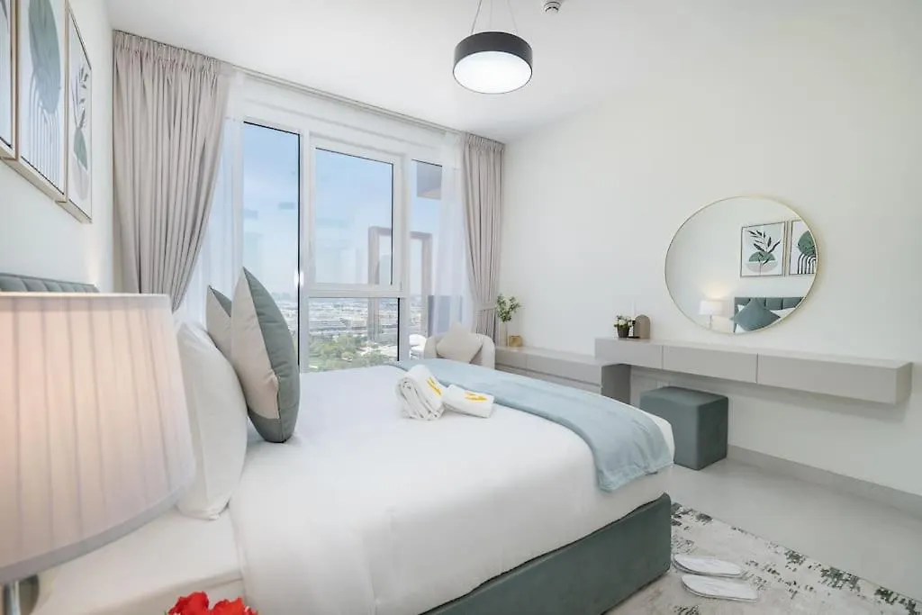 Vogue Al Wasl 1 Residence West 13Th Floor With Large Balcony For View Of Sheikh Zaid Road And One Za'Abeel Tower And Burj Khalifa, Walkable To Metro With Easy Access To Sheikh Zayed Road & Dubai World Trade Centre 0*,
