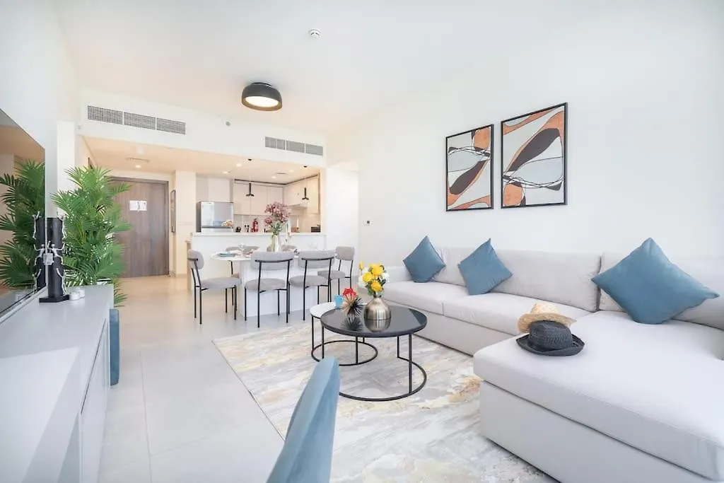 Apartment Vogue Al Wasl 1 Residence West 13Th Floor With Large Balcony For View Of Sheikh Zaid Road And One Za'Abeel Tower And Burj Khalifa, Walkable To Metro With Easy Access To Sheikh Zayed Road & Dubai World Trade Centre