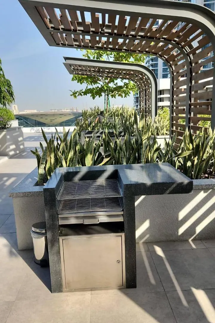 Vogue Al Wasl 1 Residence West 13Th Floor With Large Balcony For View Of Sheikh Zaid Road And One Za'Abeel Tower And Burj Khalifa, Walkable To Metro With Easy Access To Sheikh Zayed Road & Dubai World Trade Centre Apartment
