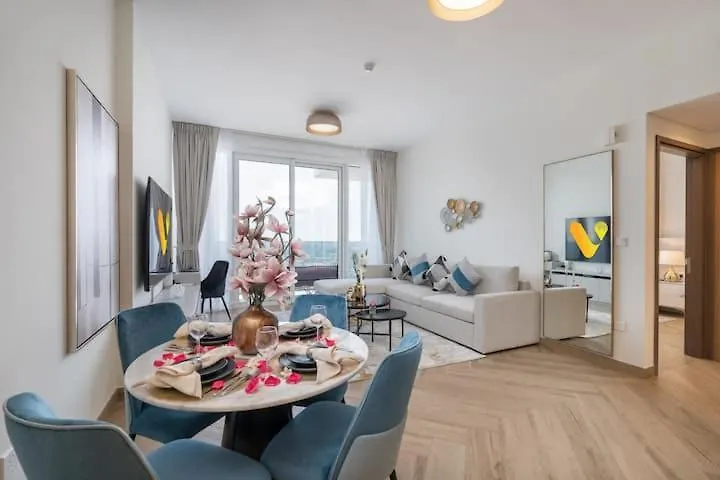 Vogue Al Wasl 1 Residence West 13Th Floor With Large Balcony For View Of Sheikh Zaid Road And One Za'Abeel Tower And Burj Khalifa, Walkable To Metro With Easy Access To Sheikh Zayed Road & Dubai World Trade Centre 0*,  United Arab Emirates