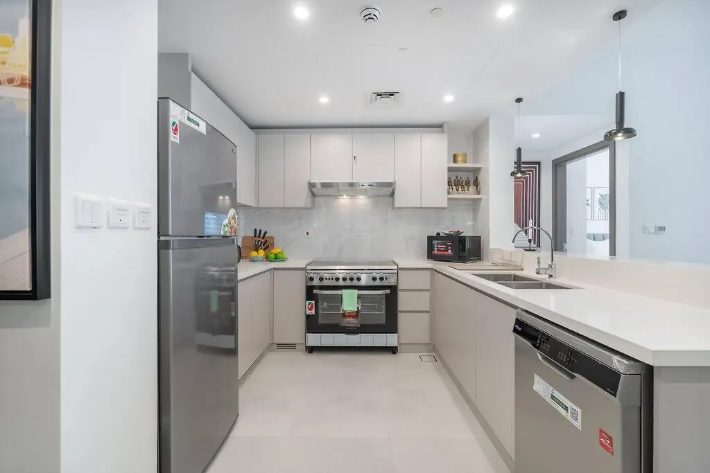 Vogue Al Wasl 1 Residence West 13Th Floor With Large Balcony For View Of Sheikh Zaid Road And One Za'Abeel Tower And Burj Khalifa, Walkable To Metro With Easy Access To Sheikh Zayed Road & Dubai World Trade Centre