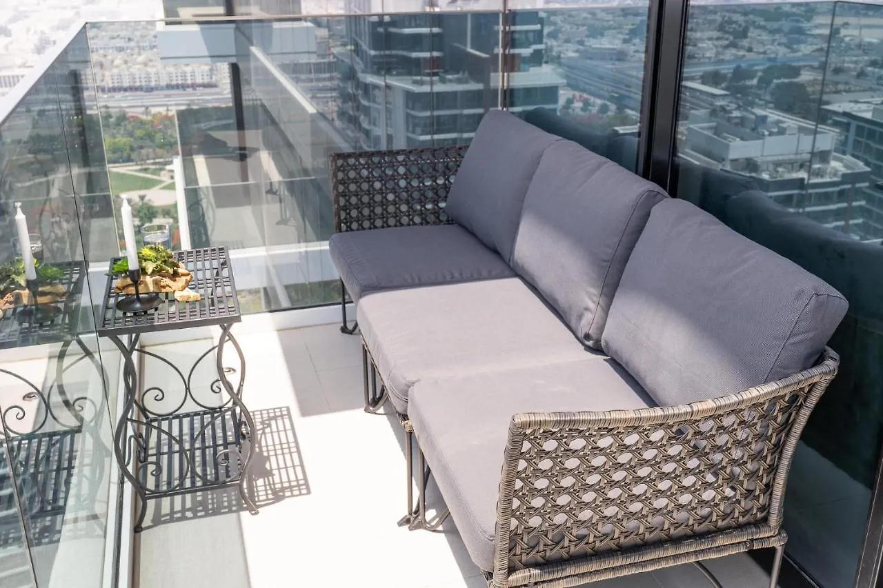 Apartment Vogue Al Wasl 1 Residence West 13Th Floor With Large Balcony For View Of Sheikh Zaid Road And One Za'Abeel Tower And Burj Khalifa, Walkable To Metro With Easy Access To Sheikh Zayed Road & Dubai World Trade Centre